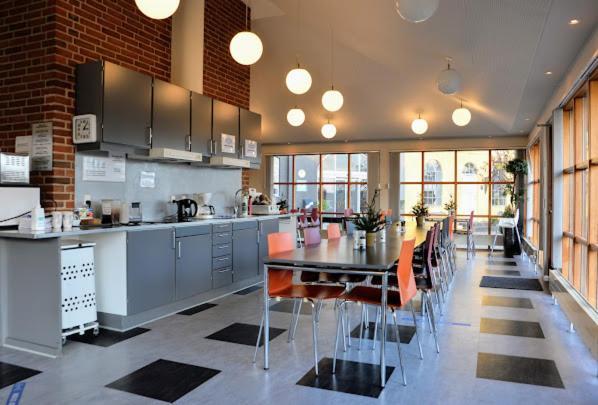 Stoberiet Pansiyon Svendborg Dış mekan fotoğraf The kitchen at the International Centre
