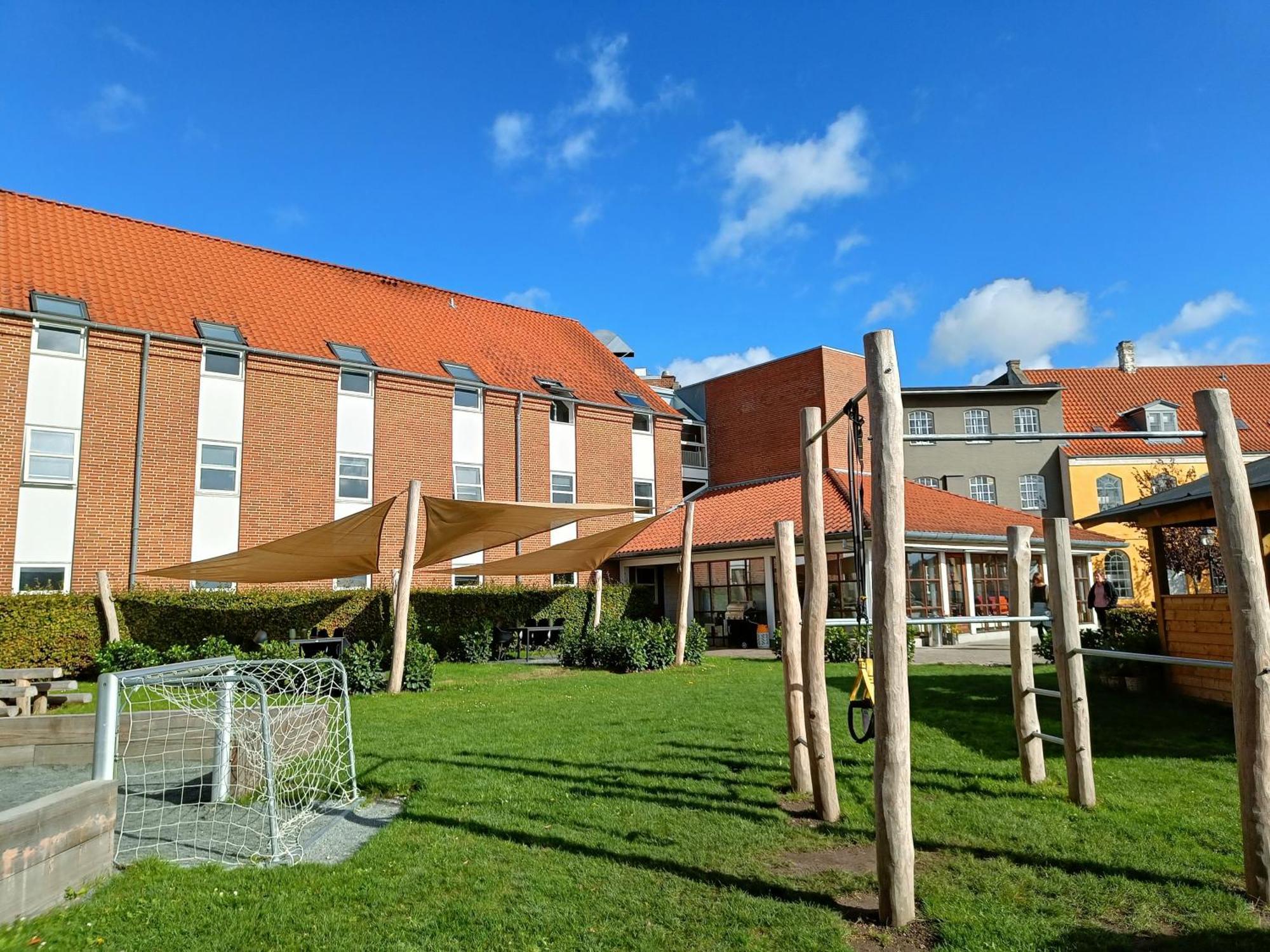 Stoberiet Pansiyon Svendborg Dış mekan fotoğraf The school's main building