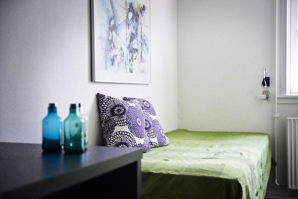 Stoberiet Pansiyon Svendborg Dış mekan fotoğraf A typical bedroom at the University of Stavanger